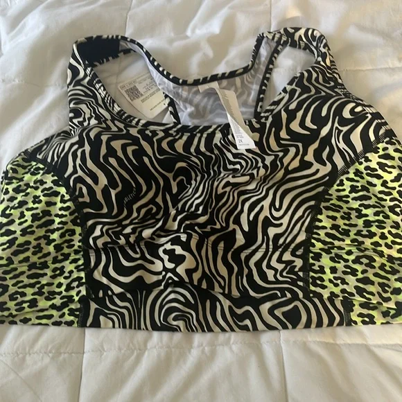 NWT lot of Fabletics White and Animal Print Sports bra - Picture 5 of 9